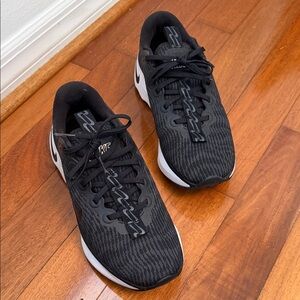 Nike Black and White Running Shoes